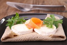 GALETTE DE SARRASIN CHÈVRE SAUMON FUMÉ GALETTE DE SARRASIN CHÈVRE SAUMON FUMÉ