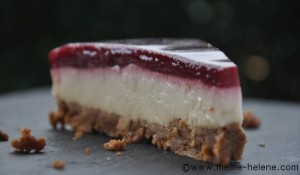CHEESECAKE  VANILLE AU COULIS DE FRAMBOISES CHEESECAKE  VANILLE AU COULIS DE FRAMBOISES
